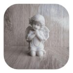 Anjo da Guarda Orando em Resina