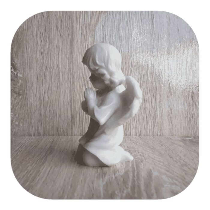 Anjo da Guarda Orando em Resina 12cm - Imagem 2