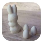 Coelho da Páscoa com Ovos em Resina 8,5cm - Imagem 2