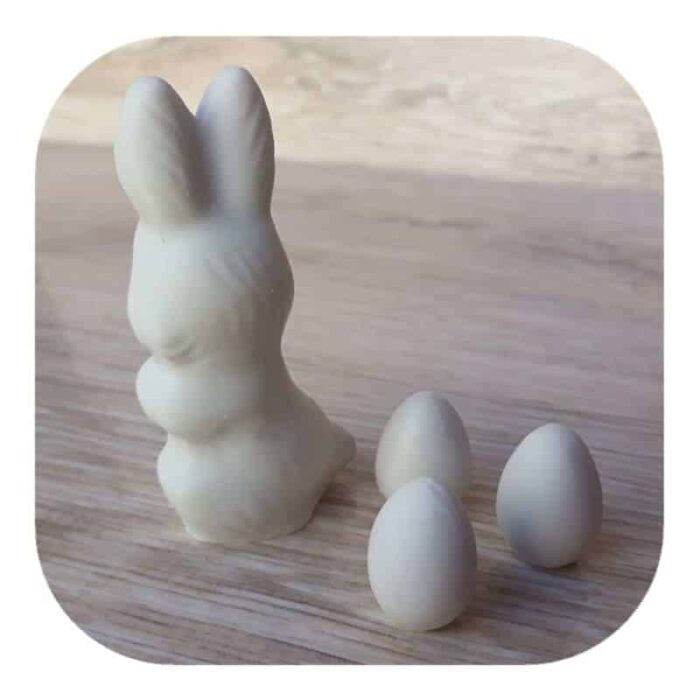 Coelho da Páscoa com Ovos em Resina 8,5cm - Imagem 2