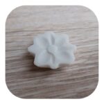 Flor Aplique Confeccionada em Resina 4cm - Imagem 2