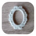 Moldura Oval Confeccionada em Resina
