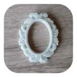 Moldura Oval Confeccionada em Resina
