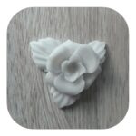 Flor Rosa Aplique Confeccionada em Resina 5,5cm