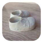 Sapatinho Confeccionado em Resina (par) 10cm - Imagem 3